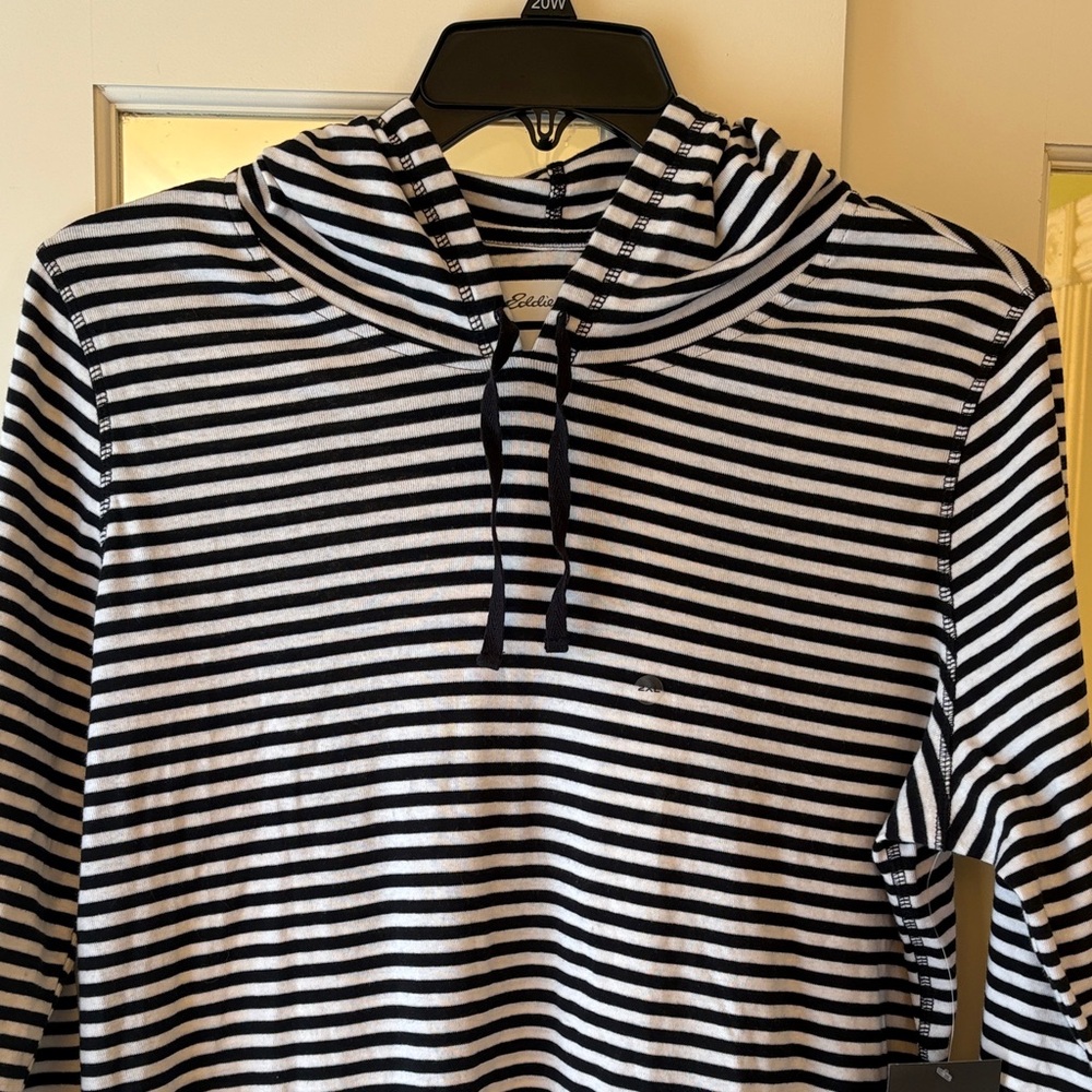 NWT 2X Eddie Bauer Black and White Striped Top long sleeve hoodie